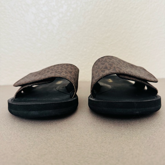 Michael Kors sandals, size 9 women’s, MK logo, USED - Picture 3 of 10